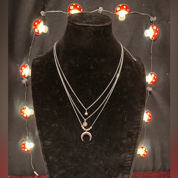 NWT Torrid Silver Multi Layered Necklace - Picture 1 of 10